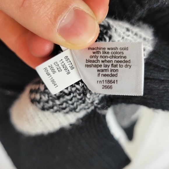 Lane Bryant Knit Cardigan Sweater Plaid Black White Size 14/16 - Picture 8 of 10